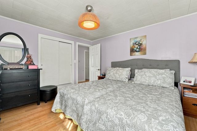 25 Bellevue St, New Bedford, MA 02744