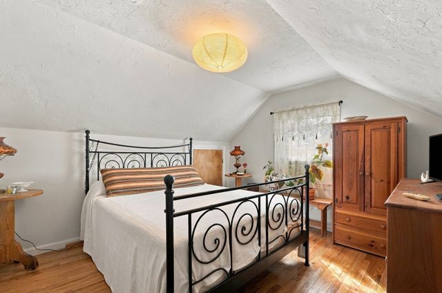 25 Bellevue St, New Bedford, MA 02744