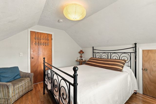 25 Bellevue St, New Bedford, MA 02744