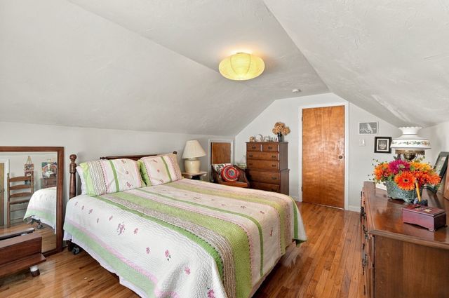25 Bellevue St, New Bedford, MA 02744