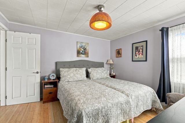 25 Bellevue St, New Bedford, MA 02744