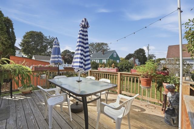 25 Bellevue St, New Bedford, MA 02744