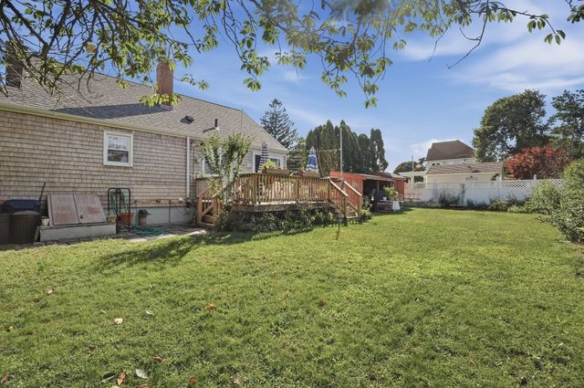 25 Bellevue St, New Bedford, MA 02744