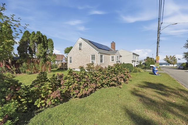 25 Bellevue St, New Bedford, MA 02744