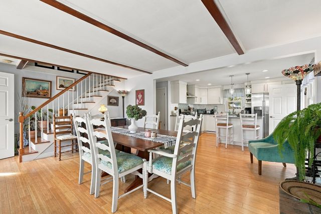 25 Bellevue St, New Bedford, MA 02744