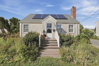 25 Bellevue St, New Bedford, MA 02744