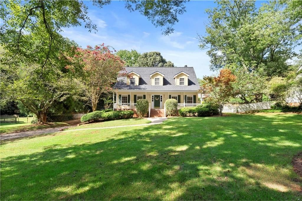 965 Lake Charles Drive, Roswell, GA 30075