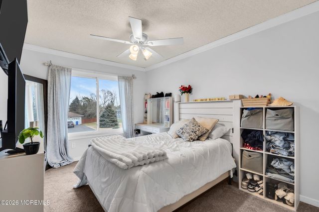 7 Apache Drive, Toms River, NJ 08753