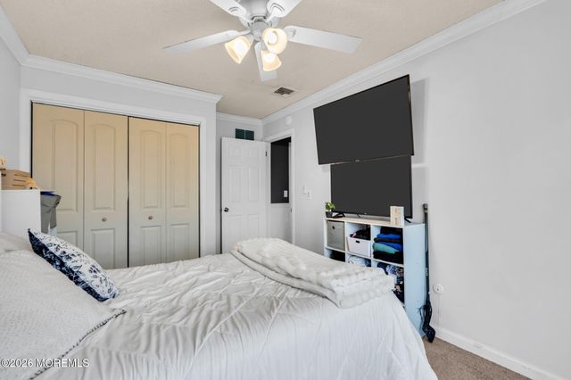 7 Apache Drive, Toms River, NJ 08753