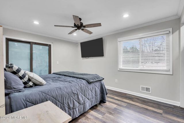 7 Apache Drive, Toms River, NJ 08753