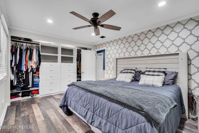 7 Apache Drive, Toms River, NJ 08753