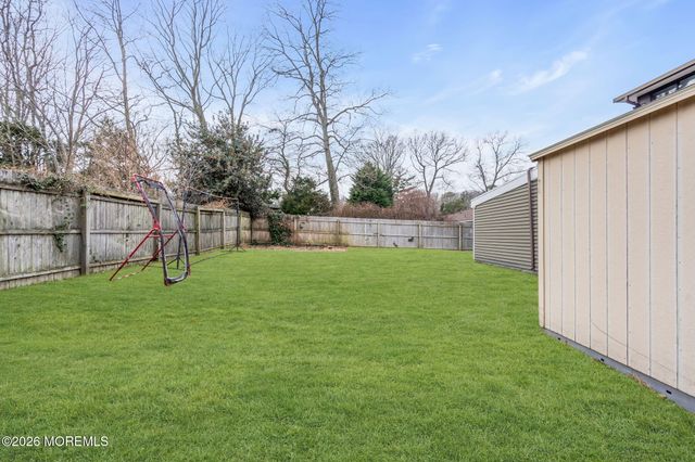 7 Apache Drive, Toms River, NJ 08753