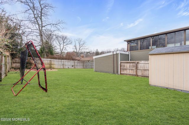 7 Apache Drive, Toms River, NJ 08753