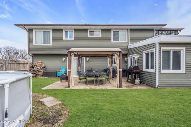 7 Apache Drive, Toms River, NJ 08753