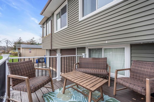 7 Apache Drive, Toms River, NJ 08753