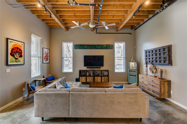 902 E 27th Street, Houston, TX 77009