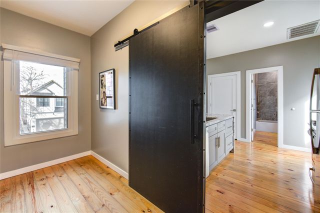 902 E 27th Street, Houston, TX 77009