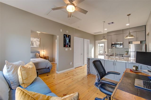 902 E 27th Street, Houston, TX 77009