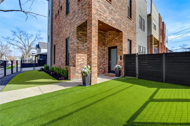 902 E 27th Street, Houston, TX 77009