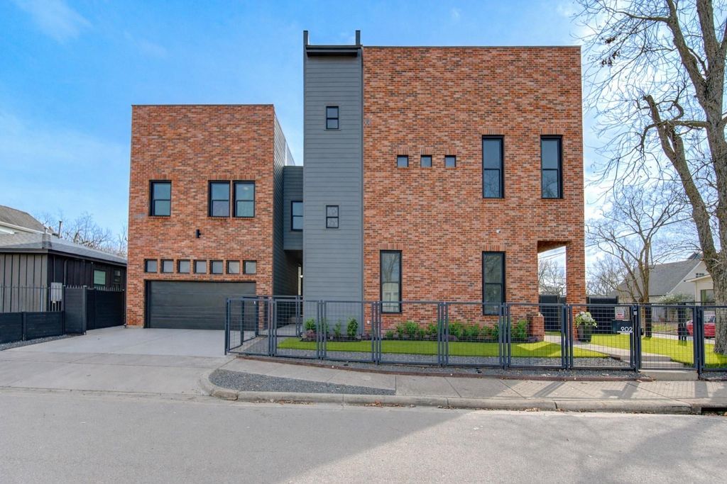 902 E 27th Street, Houston, TX 77009