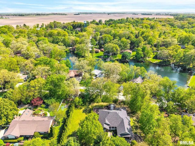 545 WHISPERING OAKS Drive, Groveland, IL 61535