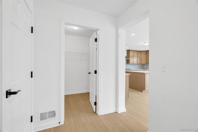 36293 Monroe, Westland, MI 48186