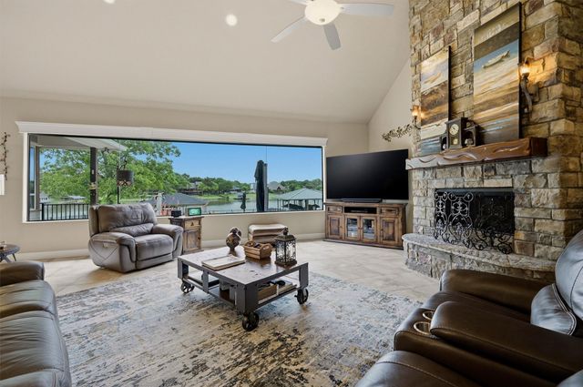 114 Blackfoot Trail, Lake Kiowa, TX 76240