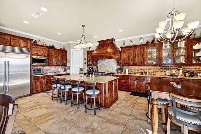 114 Blackfoot Trail, Lake Kiowa, TX 76240