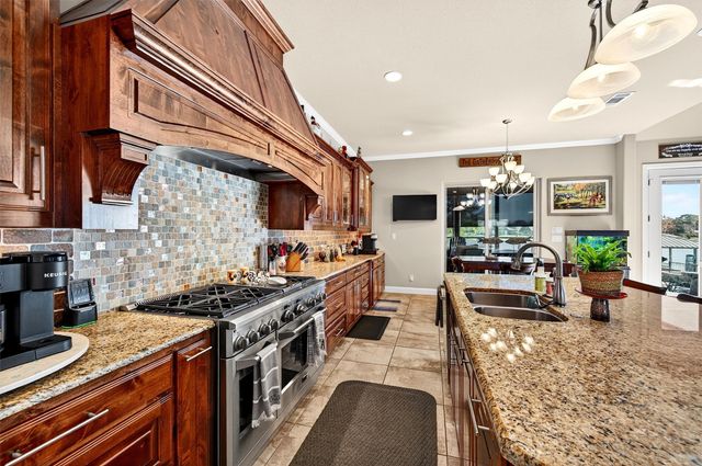 114 Blackfoot Trail, Lake Kiowa, TX 76240