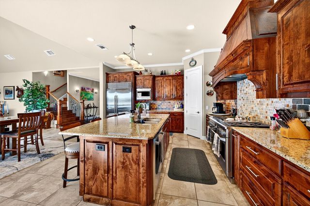 114 Blackfoot Trail, Lake Kiowa, TX 76240