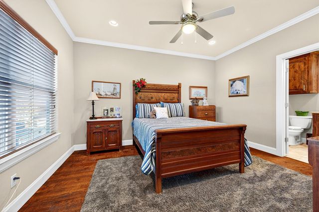114 Blackfoot Trail, Lake Kiowa, TX 76240