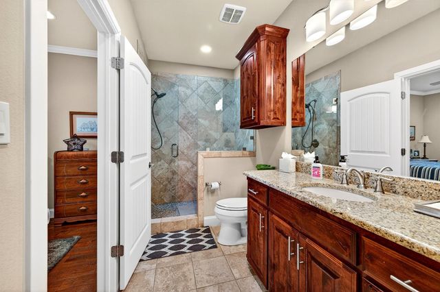 114 Blackfoot Trail, Lake Kiowa, TX 76240