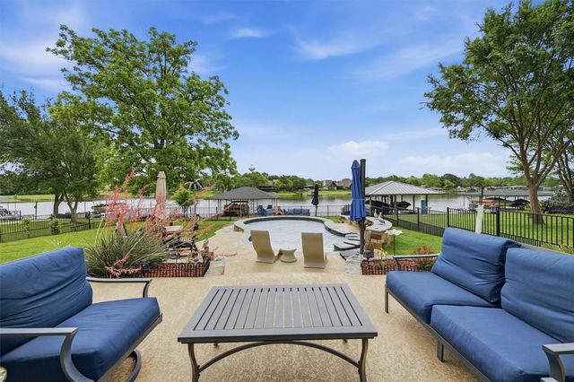 114 Blackfoot Trail, Lake Kiowa, TX 76240