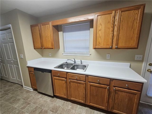 150 Valley Drive, Stockbridge, GA 30281