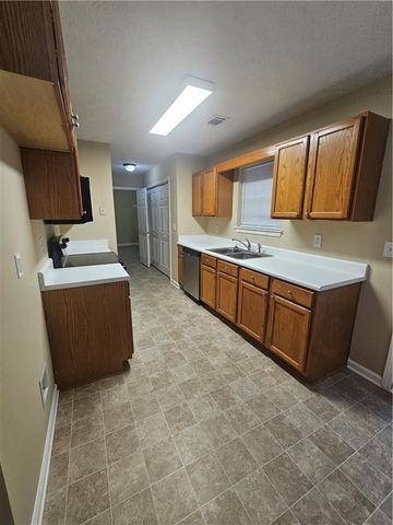 150 Valley Drive, Stockbridge, GA 30281