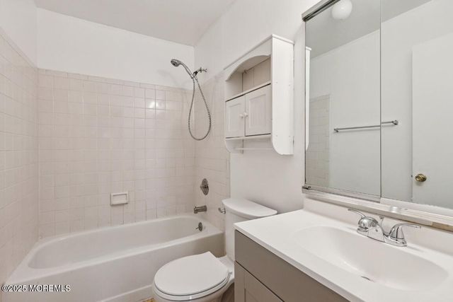 15 Lindsey Circle, 15, Old Bridge, NJ 08857