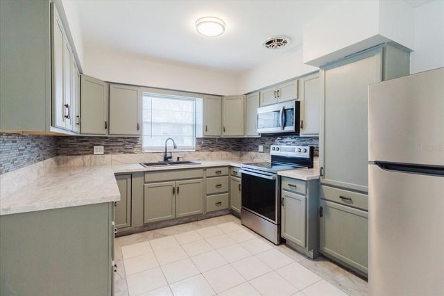 6212 FLORIDA CIRCLE W, Apollo Beach, FL 33572