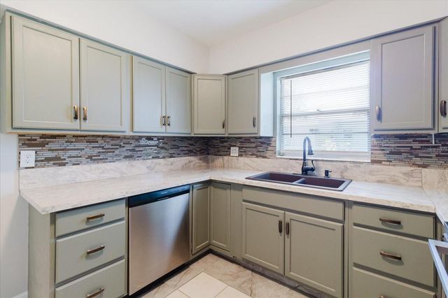 6212 FLORIDA CIRCLE W, Apollo Beach, FL 33572