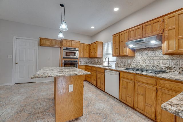 2305 Buckeye Drive, Mesquite, TX 75181