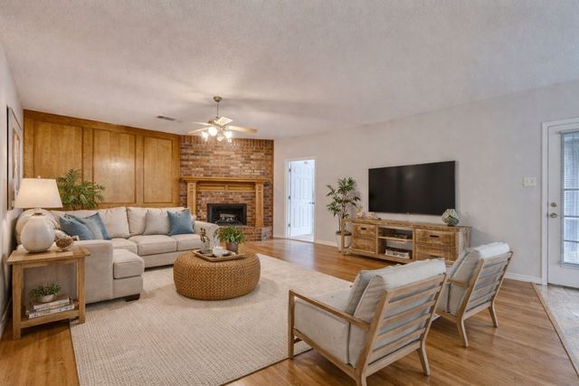 2305 Buckeye Drive, Mesquite, TX 75181