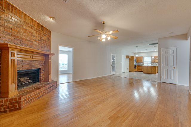 2305 Buckeye Drive, Mesquite, TX 75181