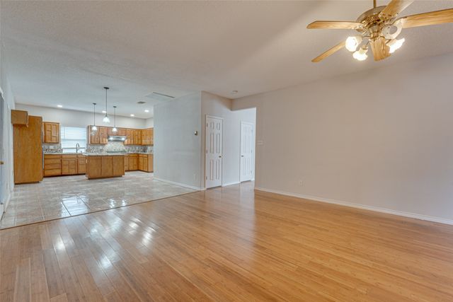 2305 Buckeye Drive, Mesquite, TX 75181