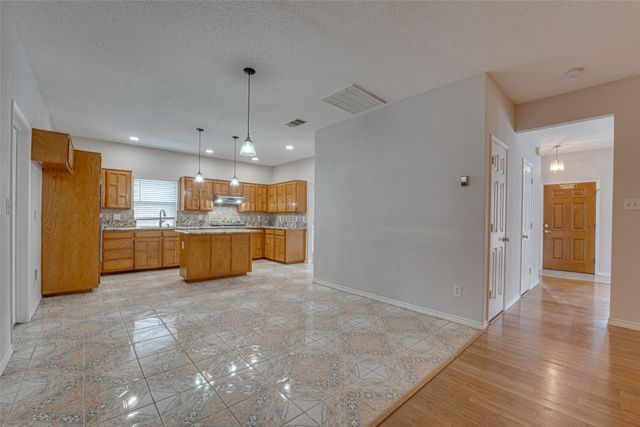 2305 Buckeye Drive, Mesquite, TX 75181