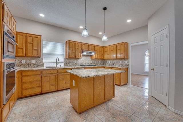 2305 Buckeye Drive, Mesquite, TX 75181