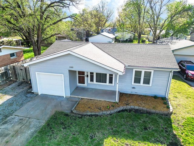 440 N Colby Ave, Valley Center, KS 67147