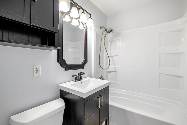 440 N Colby Ave, Valley Center, KS 67147