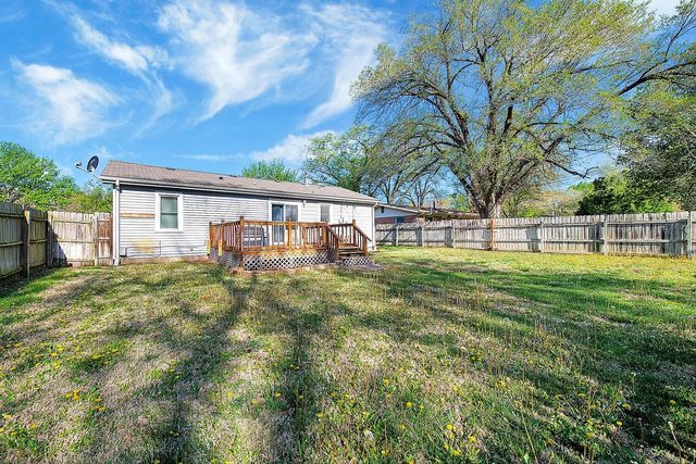 440 N Colby Ave, Valley Center, KS 67147
