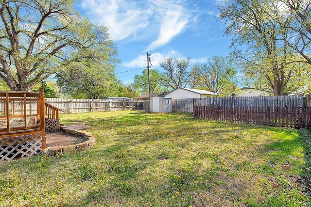 440 N Colby Ave, Valley Center, KS 67147