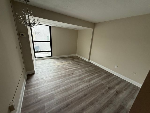 566 Commonwealth Ave 308, Boston, MA 02215