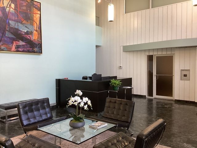 566 Commonwealth Ave 308, Boston, MA 02215